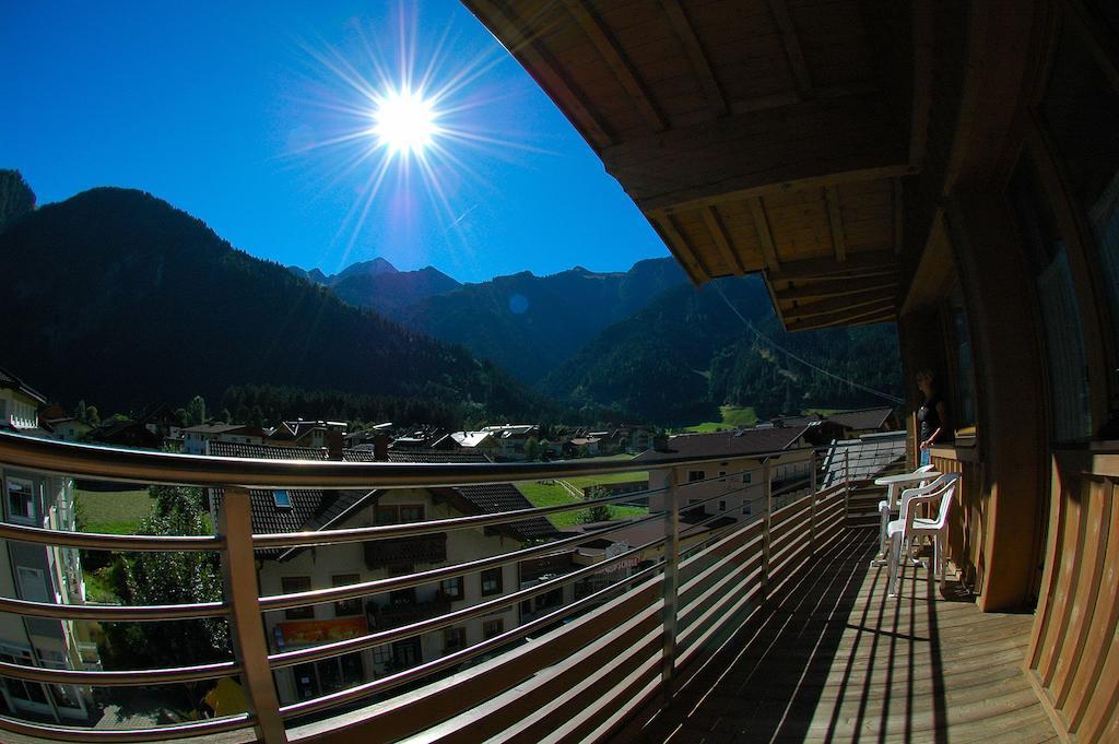 Hotel Garni Jennewein Mayrhofen Pokoj fotografie